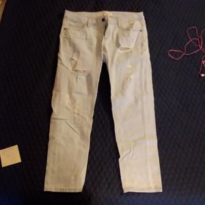 Light Wash Ripped Jeans